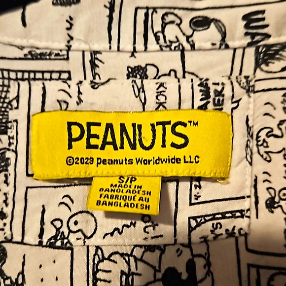 Peanuts Casual Men's Dress Shirt Small - Picture 2 of 3